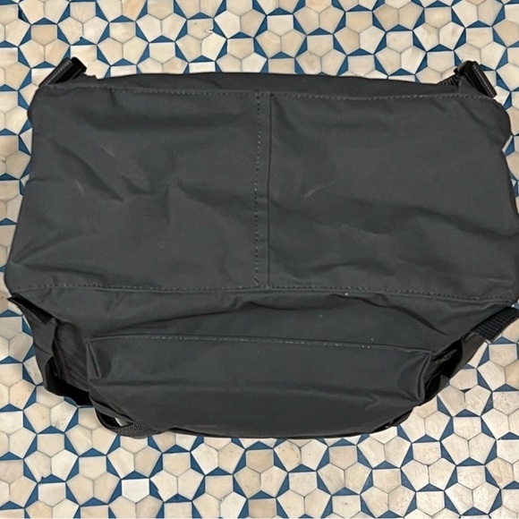 New- FjallRaven Kanken Classic 550 Black Backpack. - Picture 5 of 8